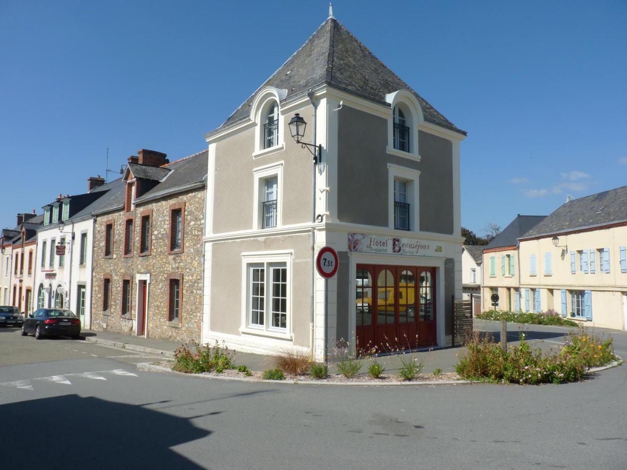 فندق Beausejour Sainte-Suzanne  المظهر الخارجي الصورة